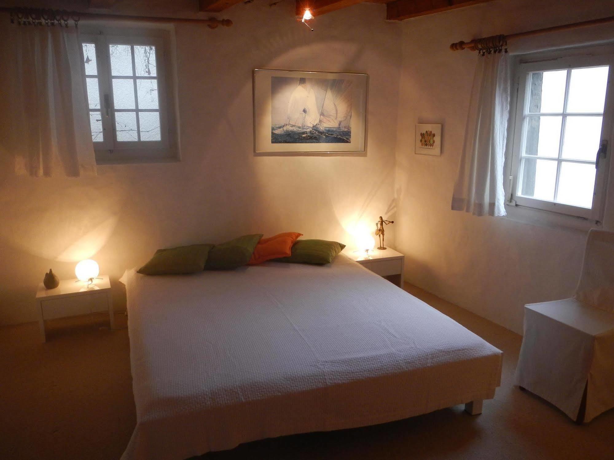 Guesthouse Les Mignardises Laufen-Uhwiesen ภายนอก รูปภาพ