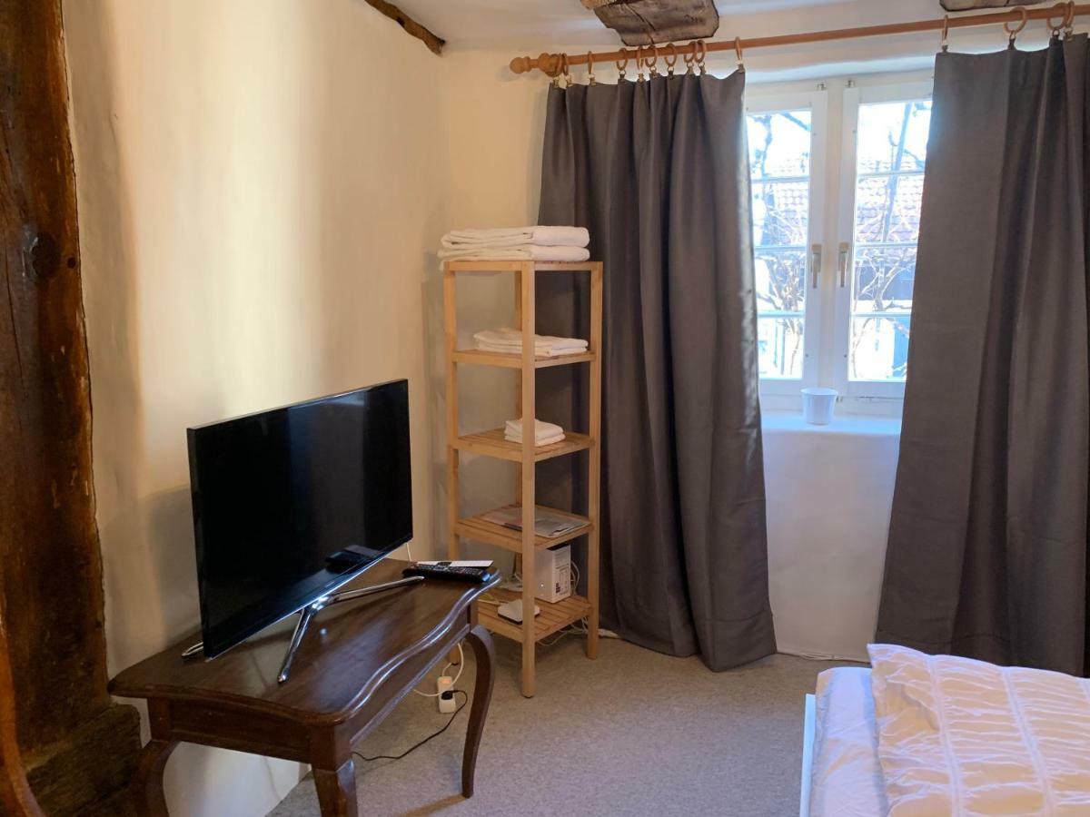 Guesthouse Les Mignardises Laufen-Uhwiesen ภายนอก รูปภาพ