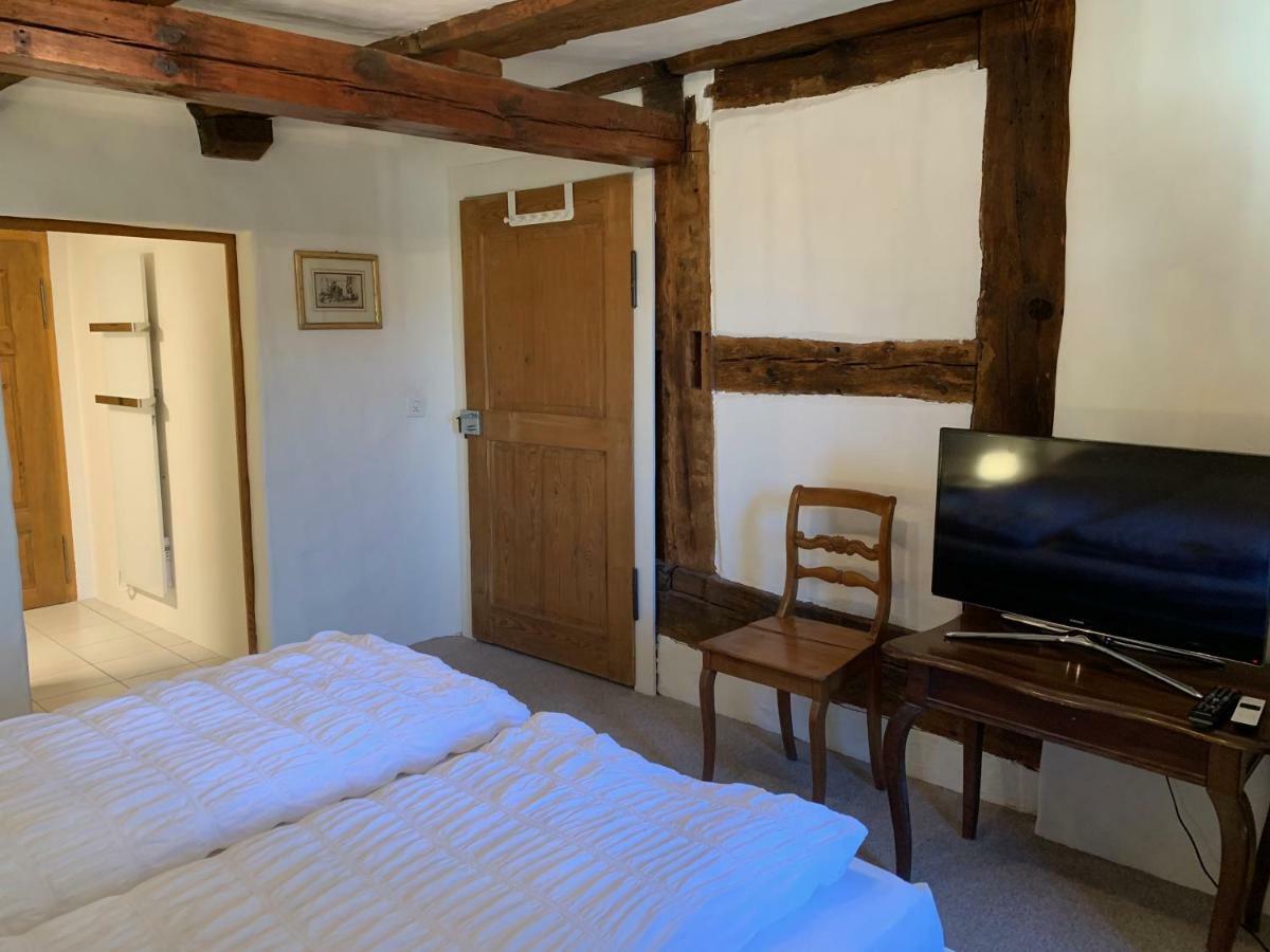 Guesthouse Les Mignardises Laufen-Uhwiesen ภายนอก รูปภาพ